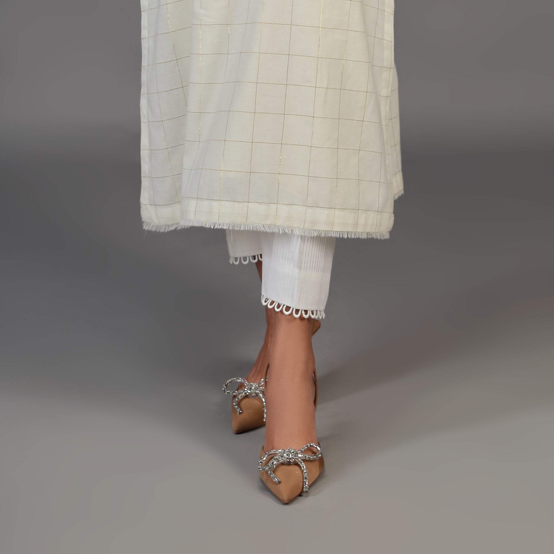 White pleated loop pant