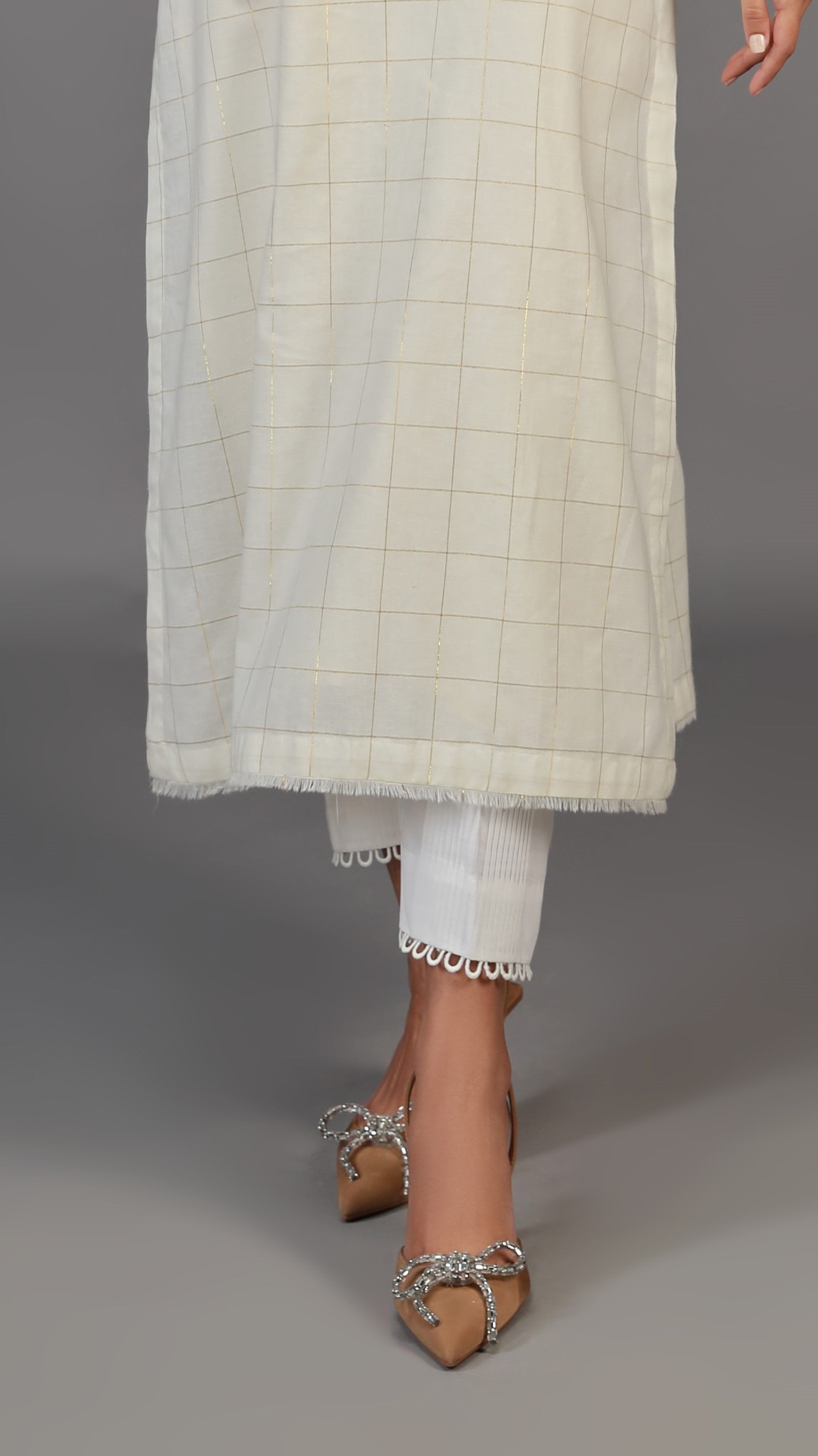 White pleated loop pant